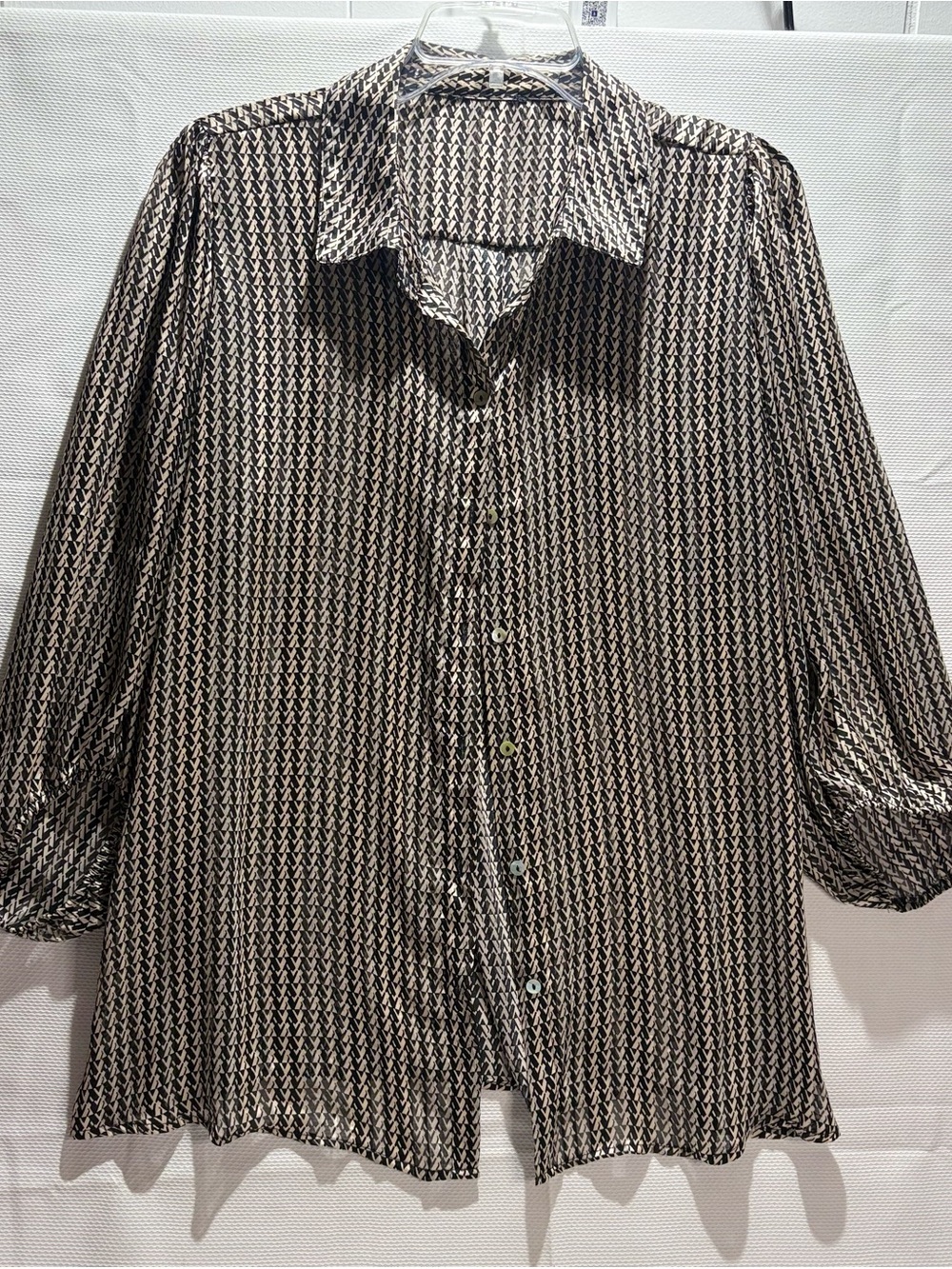 Tamara H. Black & White Geometric Print Button-Down Blouse 🌟